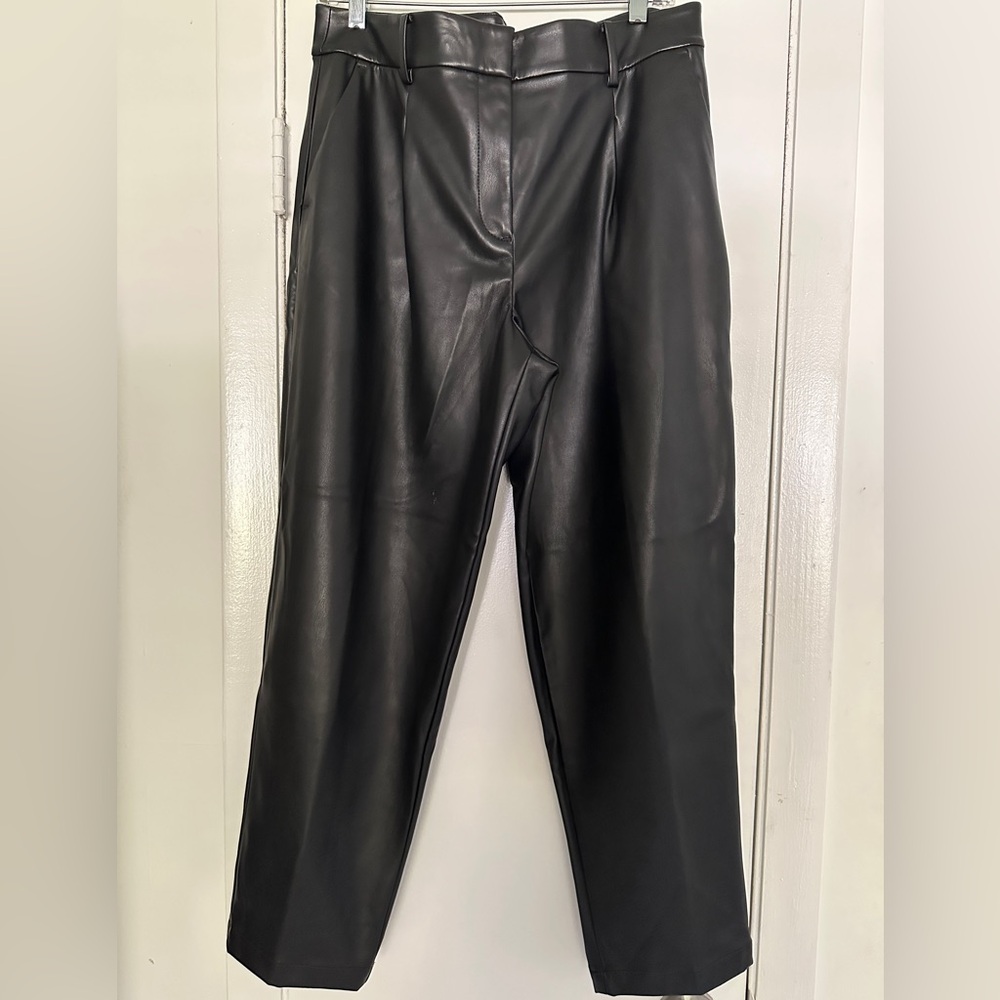 LOFT Ann Taylor Pleated Tapered Pants in Faux Black Leather pockets size 10